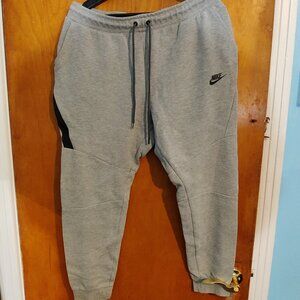 Nike Tech Fleece Joggers Size L